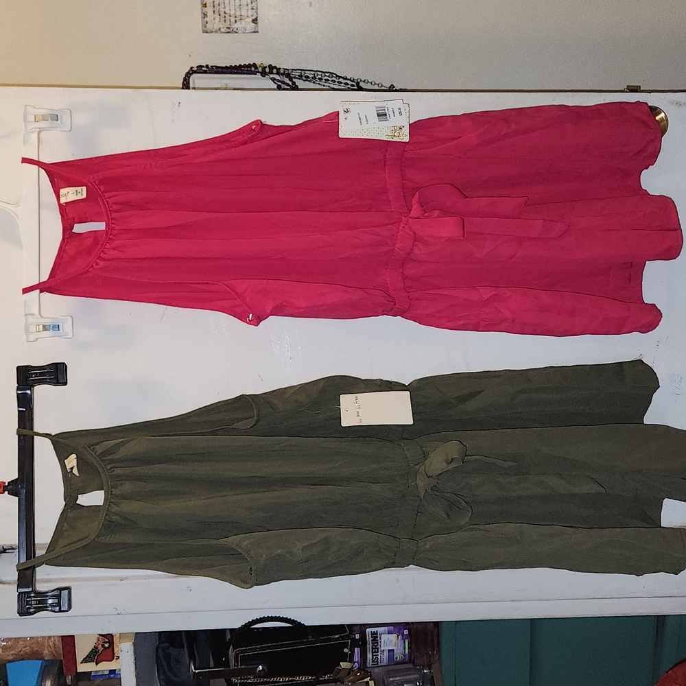 2 for 1. Bebop. Rompers olive and fuschia . Sz L